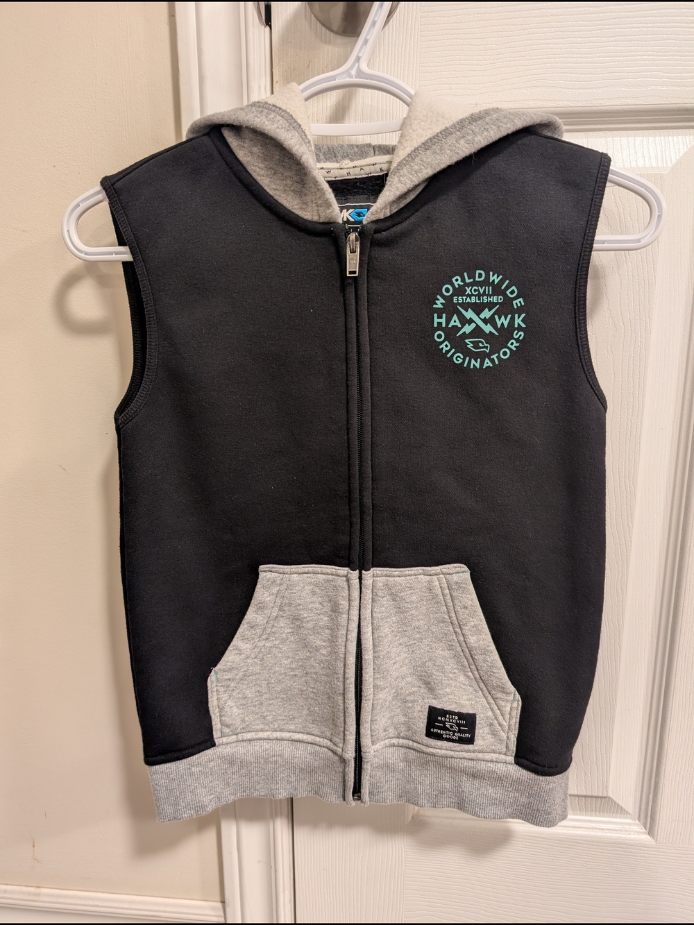 Boy's Tony Hawk Sleeveless Hoodie Vest in Black & Gray